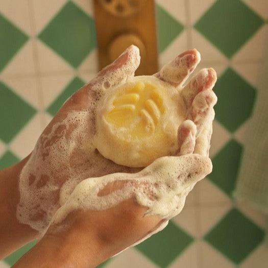 Voedende shampoobar met banaan