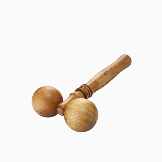 Ontspan met onze dubbele balmassager. Uitgerust met roterende dubbele kogels die de spanning op moeilijk bereikbare plaatsen helpen verlichten.LichaamsmassageapparaatOntwerp met dubbele balOntspant en kalmeert de spierenIdeaal voor nek-, schouder- en rugg